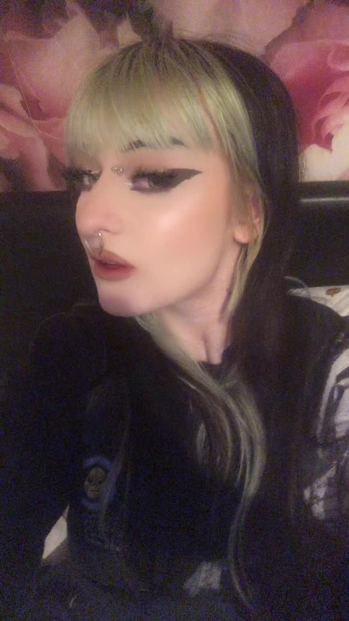 @𝔪𝔞𝔡𝔶𝔰𝔬𝔫