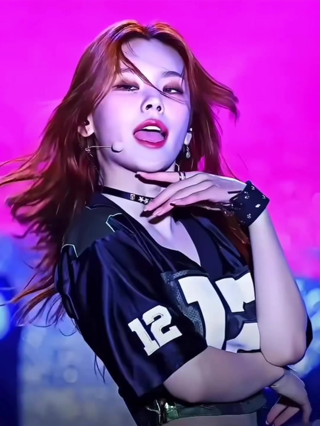 @QU33N
