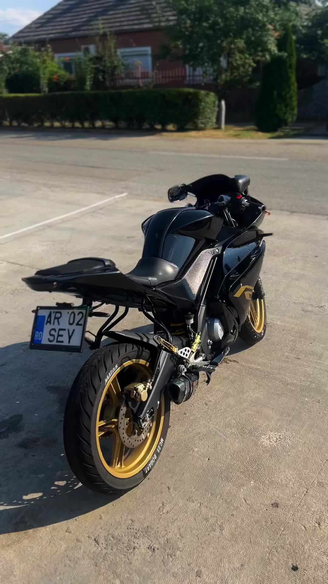 @02SEY