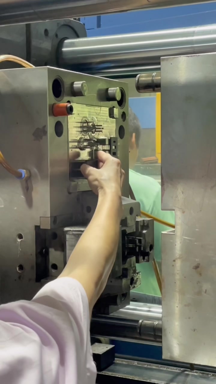 @Injection Mold Factory