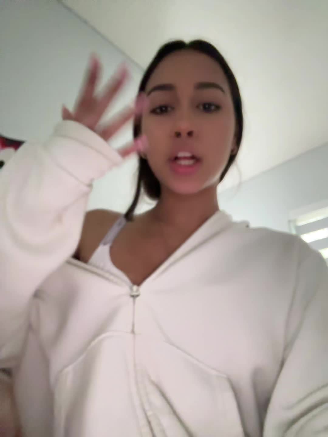 @~