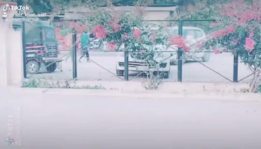 @raaz_khan_saif