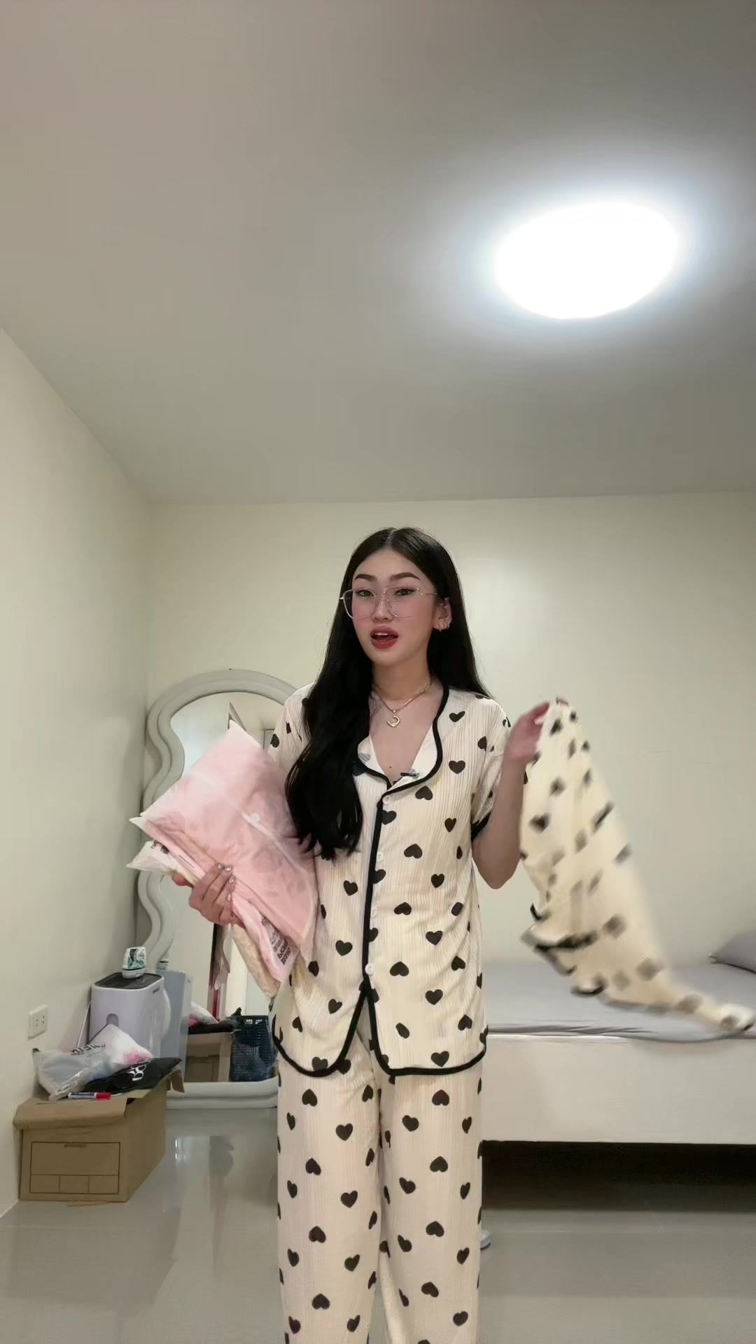 @elneshne on ig