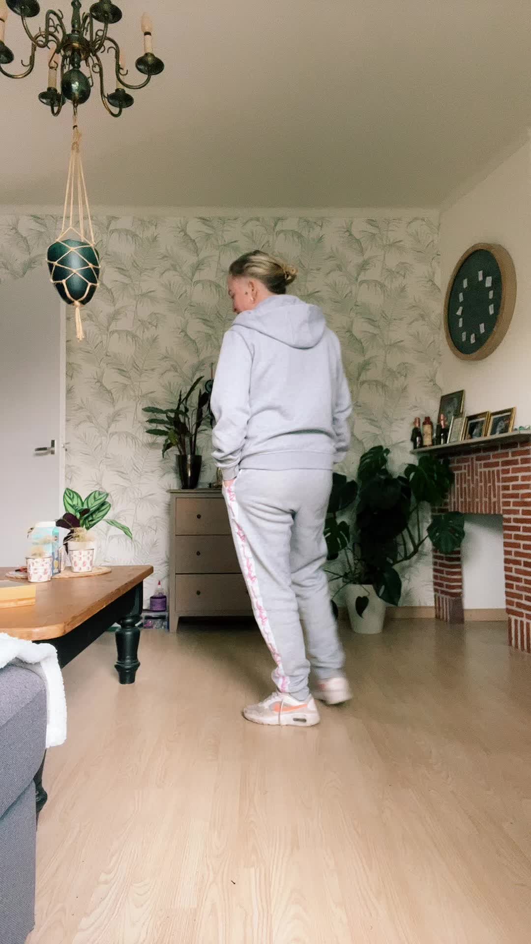 @debbie ♡