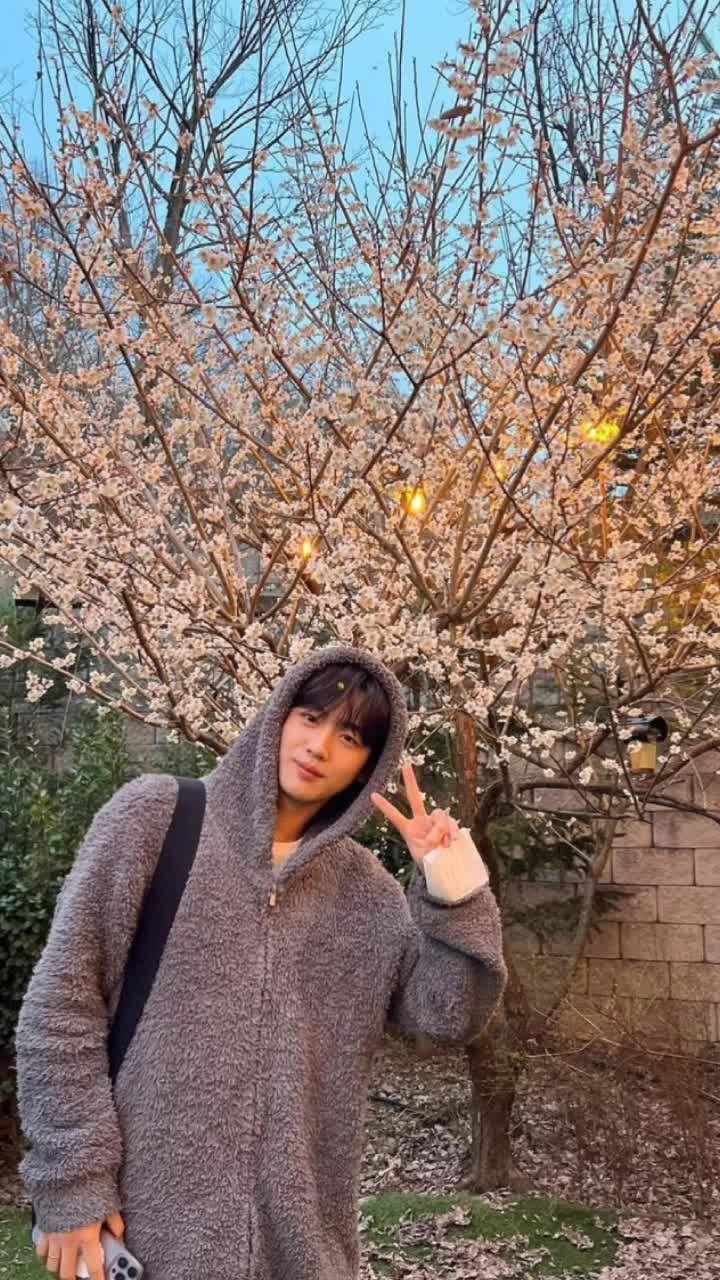 @Hyunjin hayatım olmuş ✨😻
