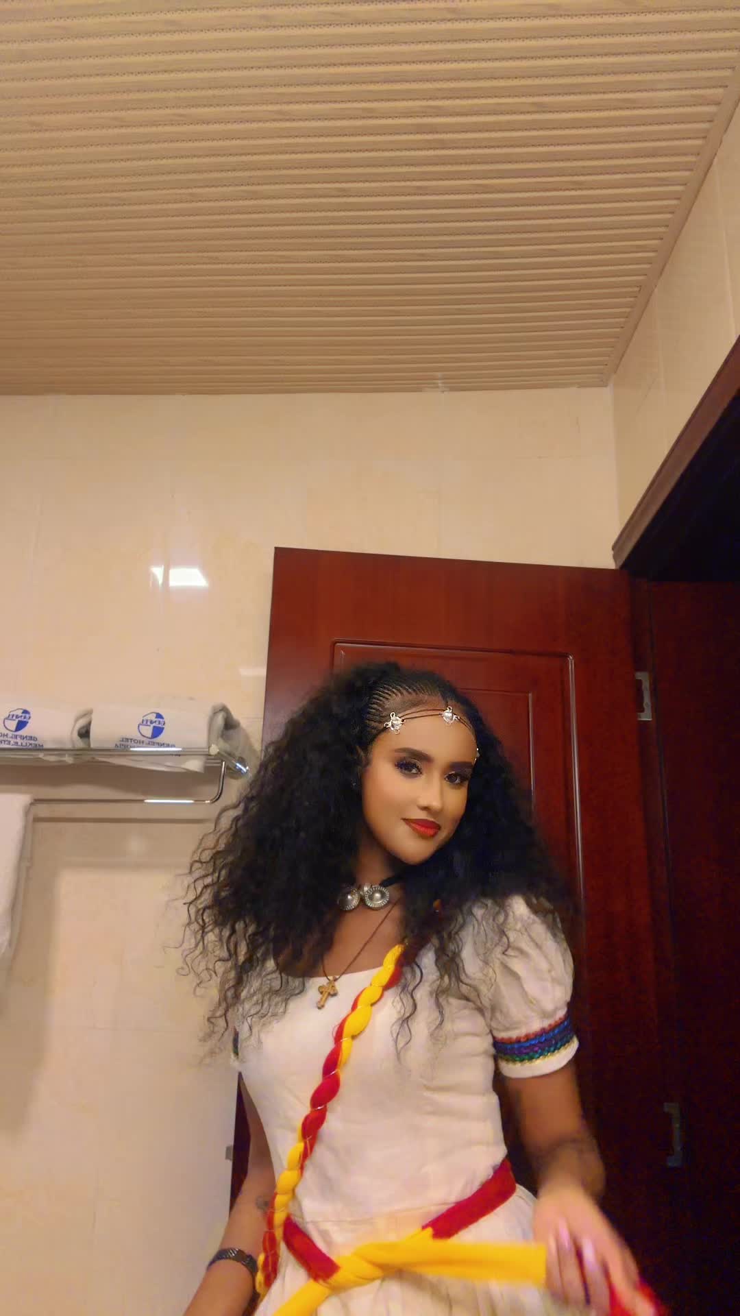 @naomi_solomonn