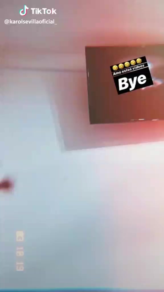 @karol sevilla 👄👄👄