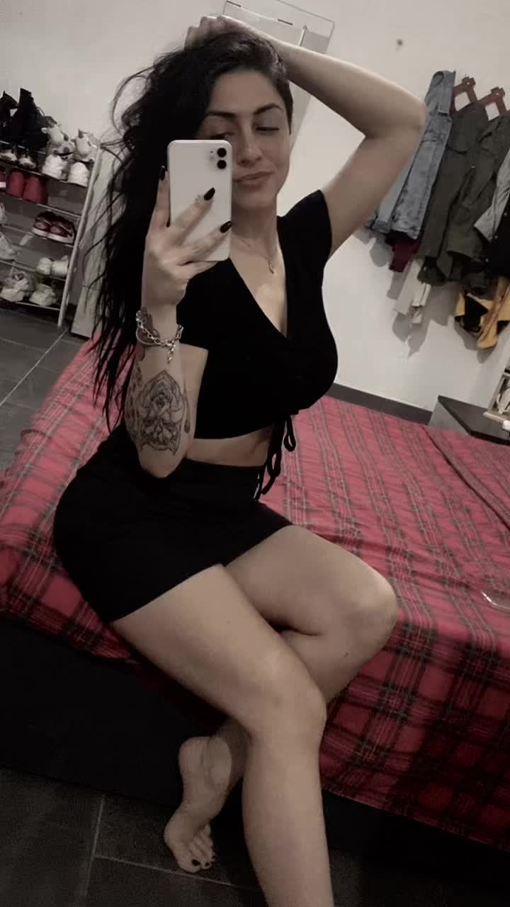 @lalecci_