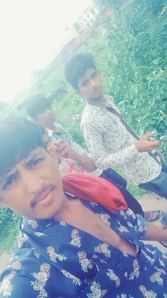 @sayar,,,,govadiyo302