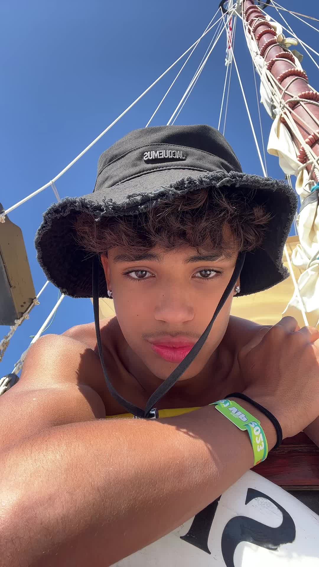 @Ads 1️⃣