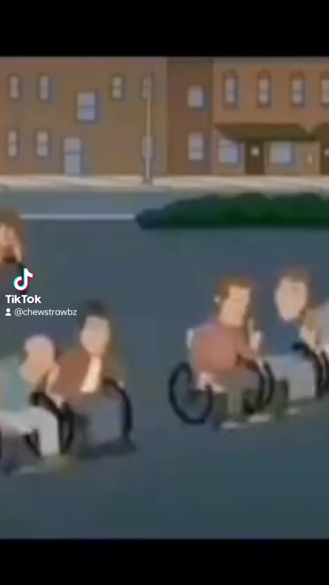 @<( ̄︶ ̄)>