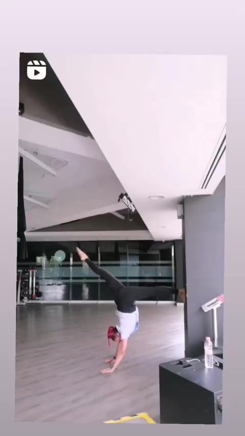 @AdrianitaSoft