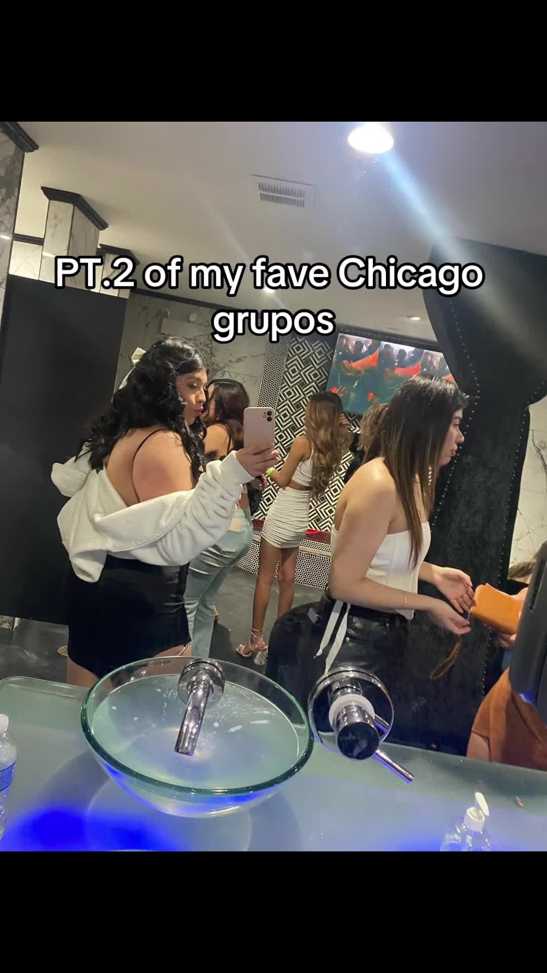 @Jazmin / Latina creator
