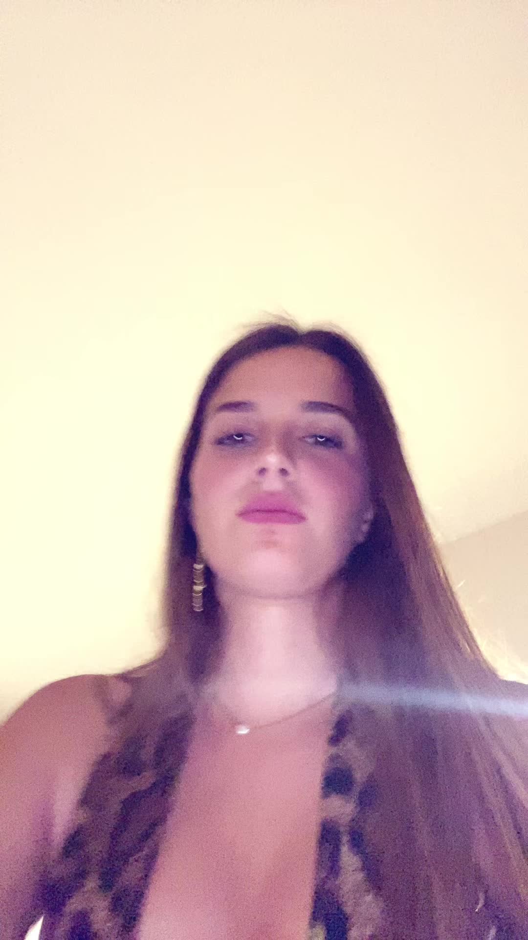 @elenacastro