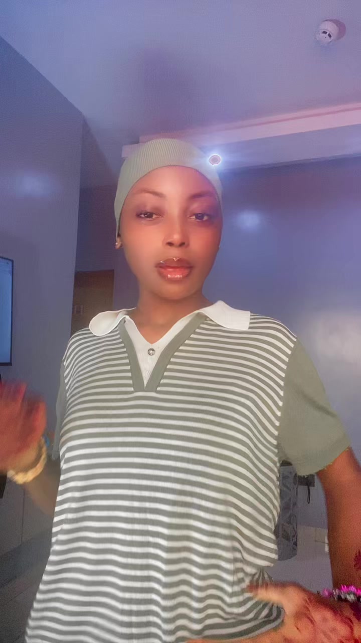 @Aisha🧕💅