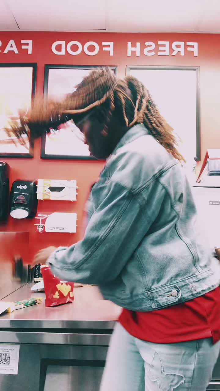 @Just Courtney