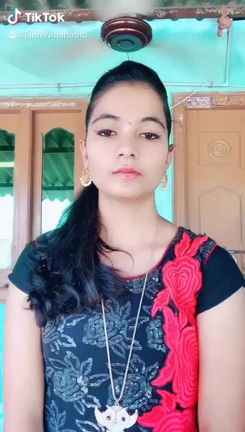 @jahnavi banothu