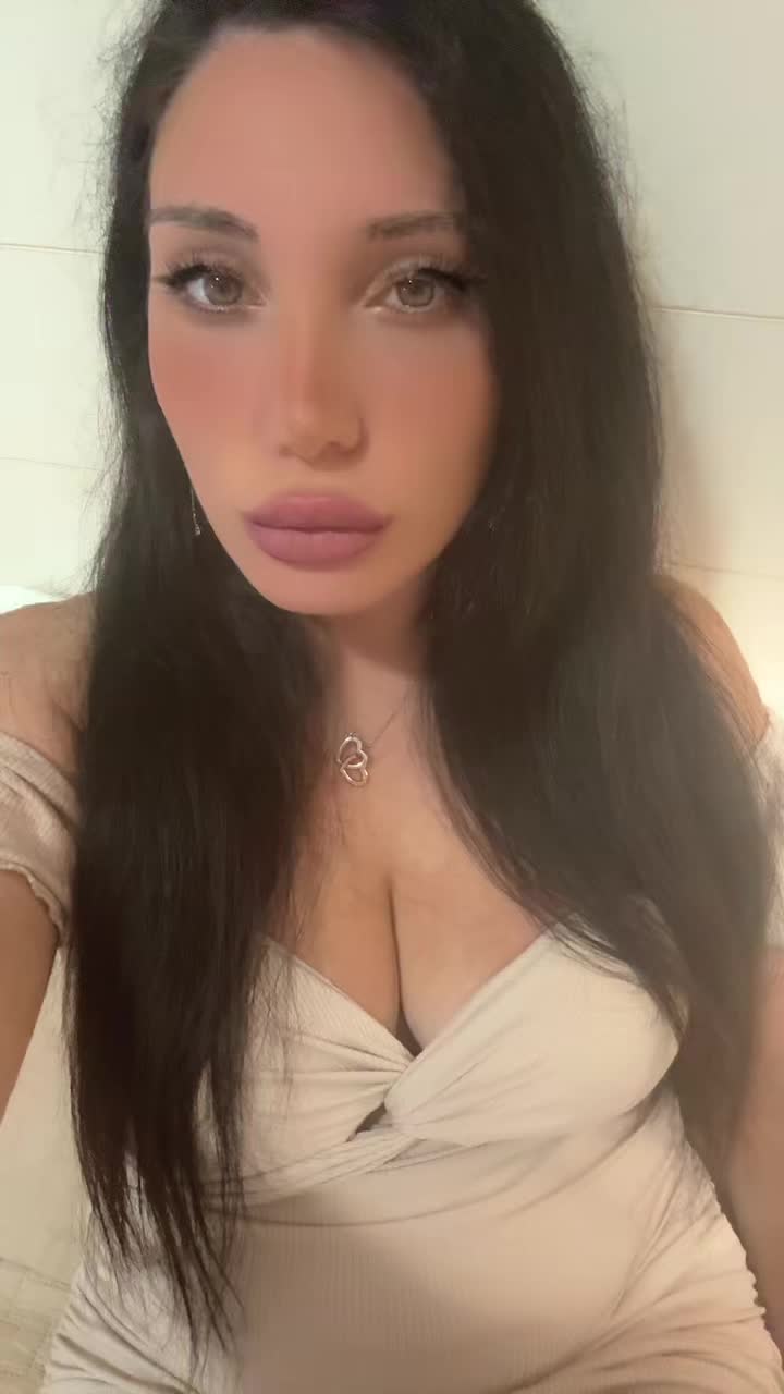 @Valeria94