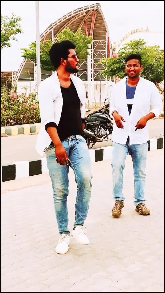 @Bala 🤩 smiley