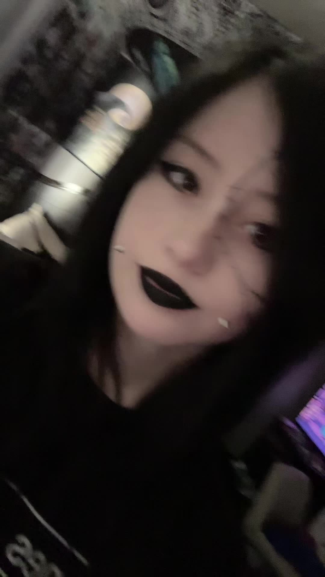 @☠︎︎