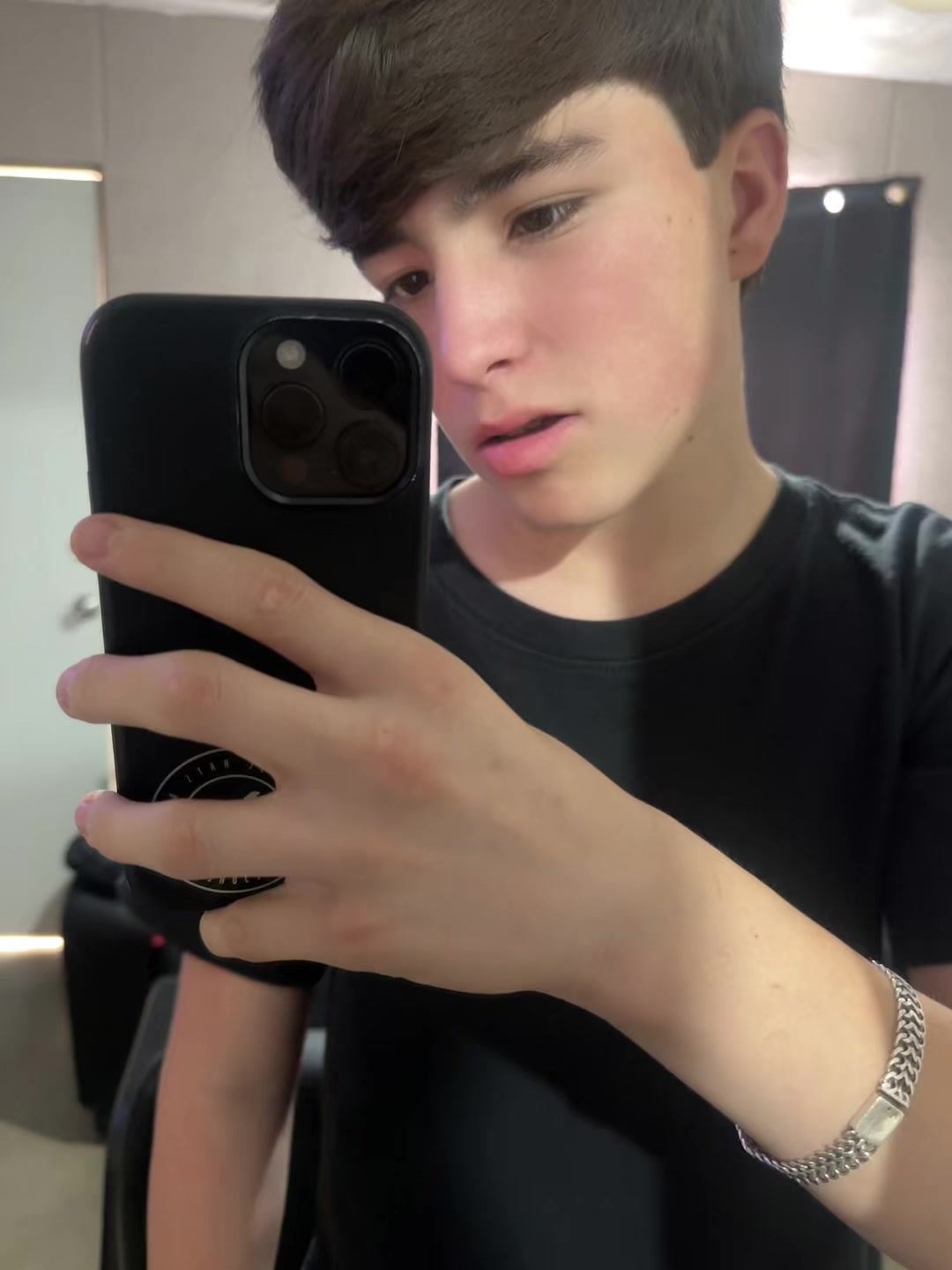 @𝙈𝙖𝙣𝙪𝙚𝙡𝙤𝙣 𝙏𝙤𝙬𝙚𝙧𝙨
