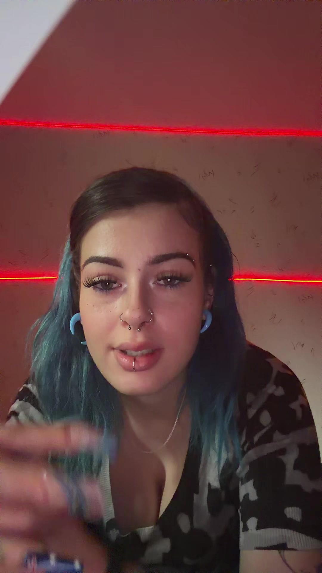 @_becca.cxv_