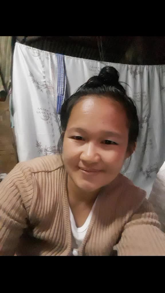 @ນາງ ເພັດ ໄຊຍະວົງ