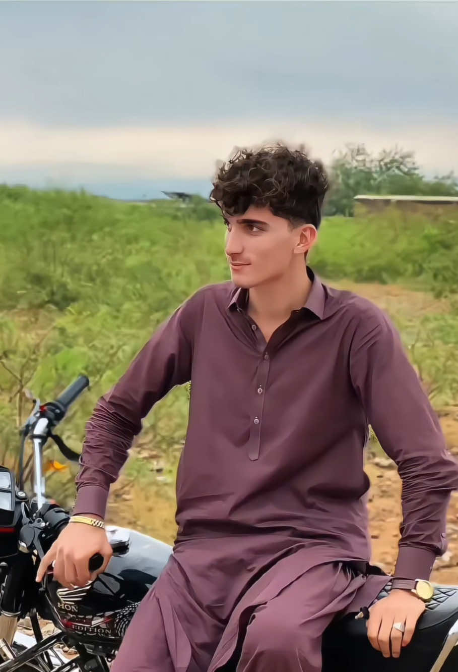 @𝗞𝗔𝗠𝗥𝗔𝗡 𝗞𝗜𝗡𝗚