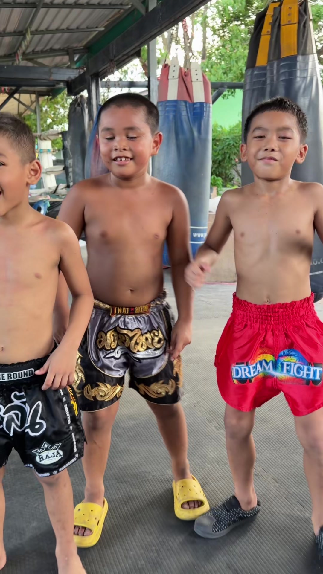 @ค่ายมวย ลูกทรายกองดิน