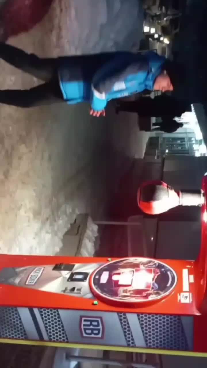 @Максим🇦🇿