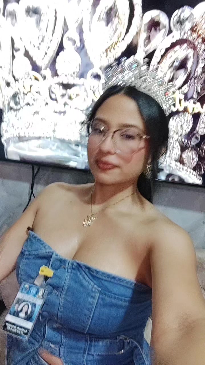 @Leonela Viloria👑