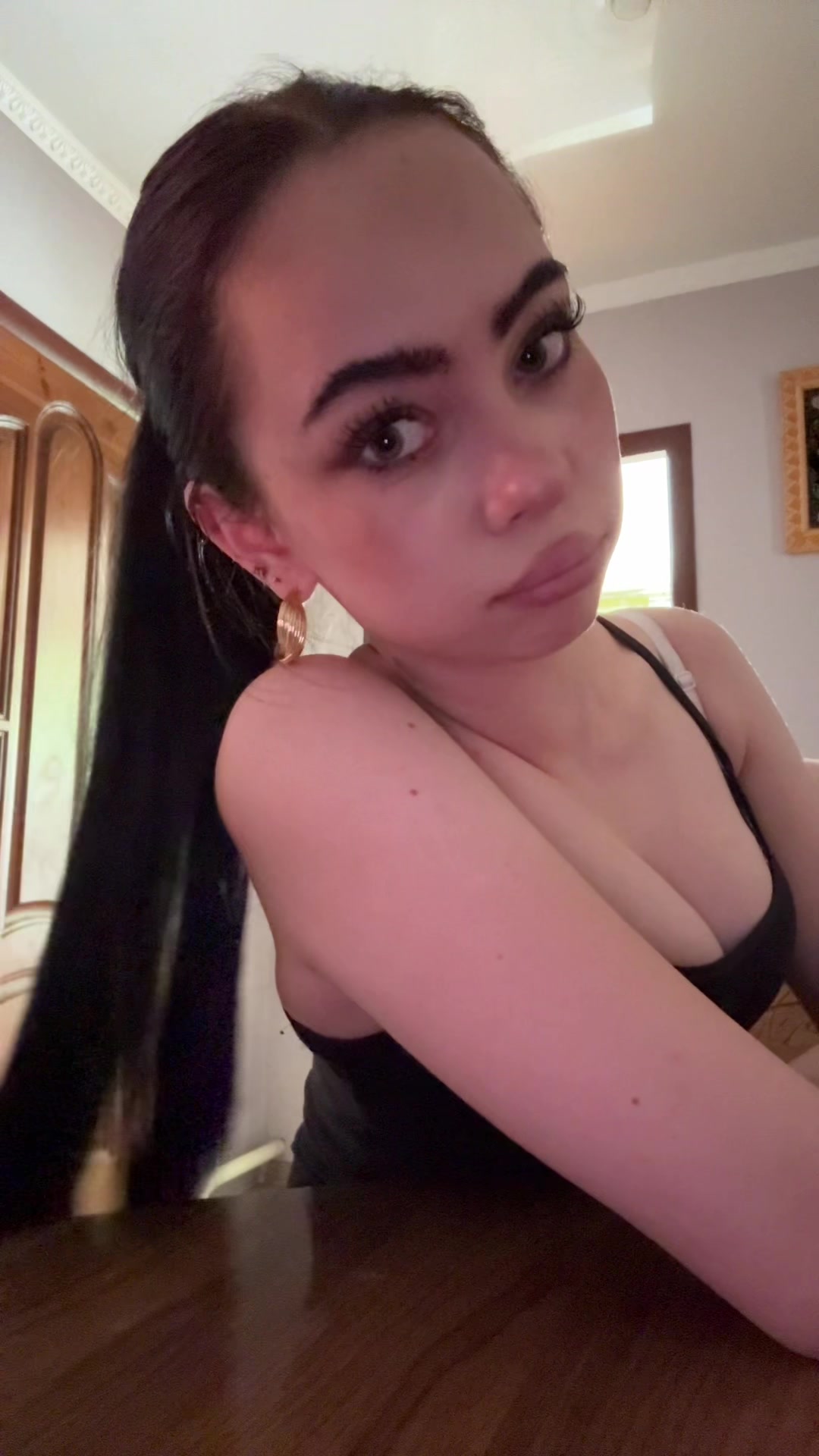 @illegallanatrix