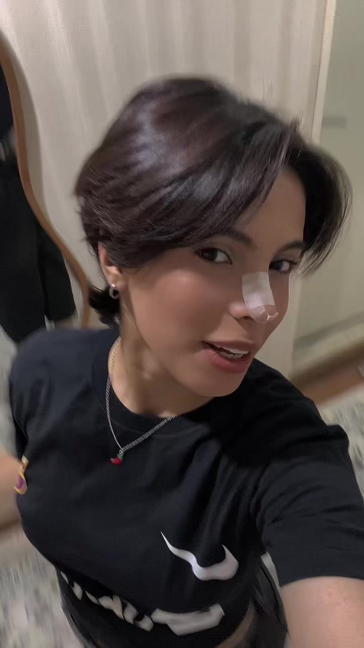 @𝘼𝙗𝙖𝙣𝙑𝙚𝙣𝙤𝙢