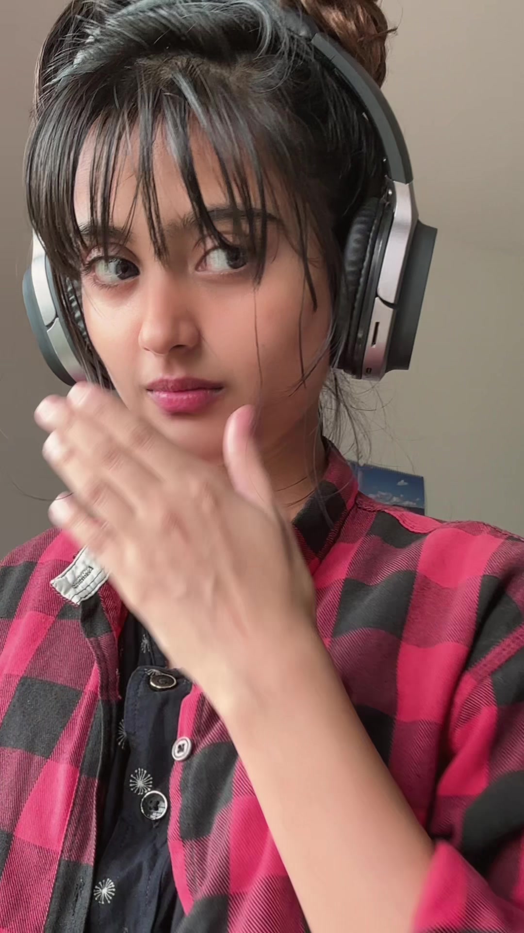 @leahnaveed19