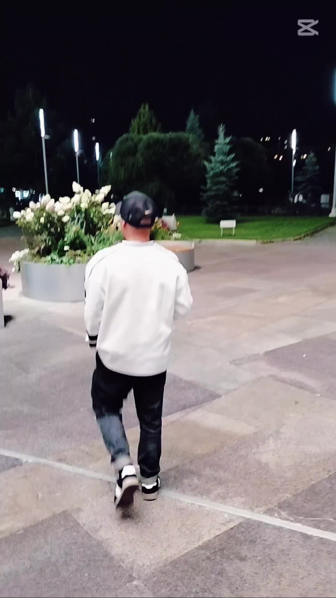 @𝗫𝗼𝗹𝗯𝗼𝘆_𝟭𝟵𝟵𝟵