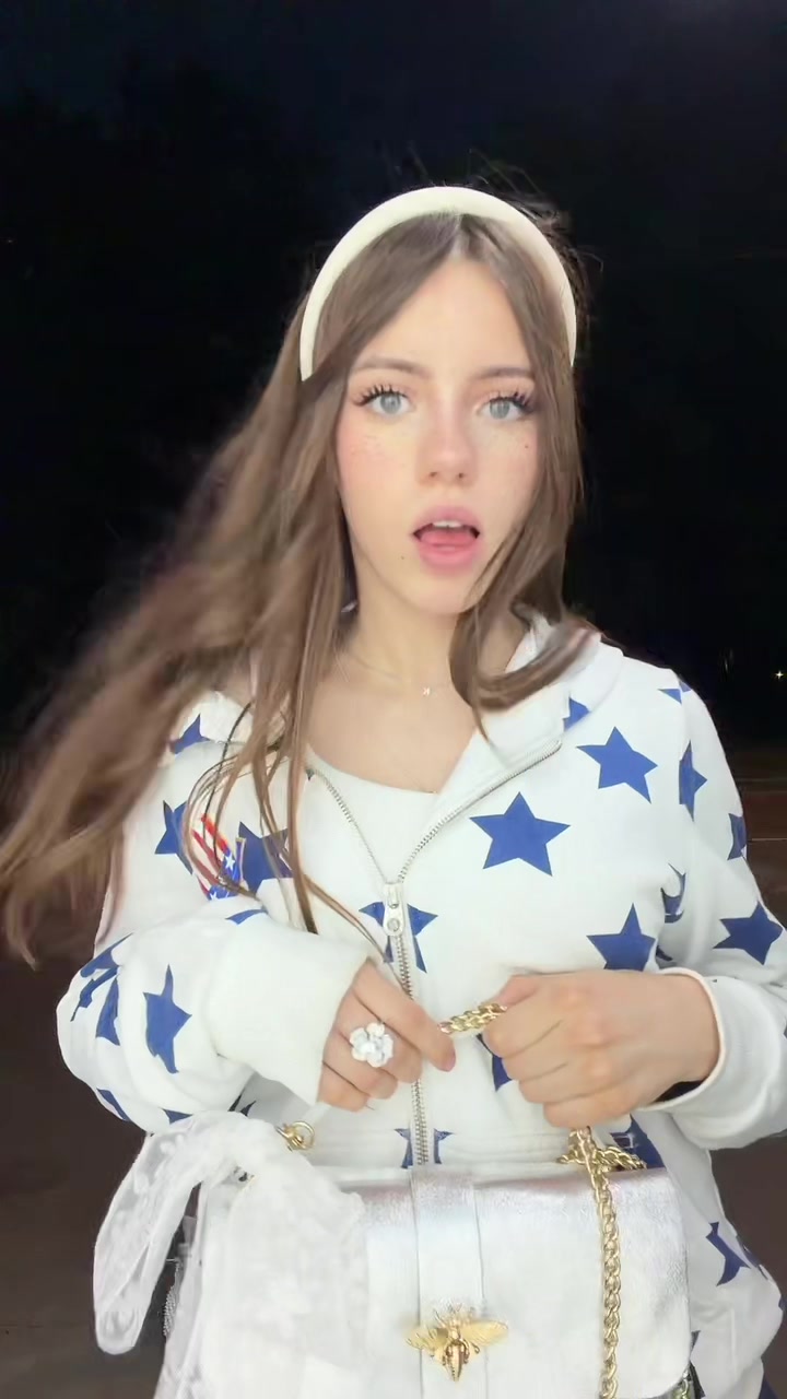 @monclershagirll
