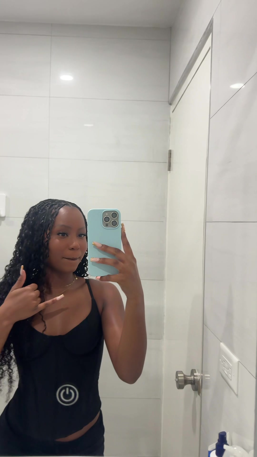 @Tsojourna
