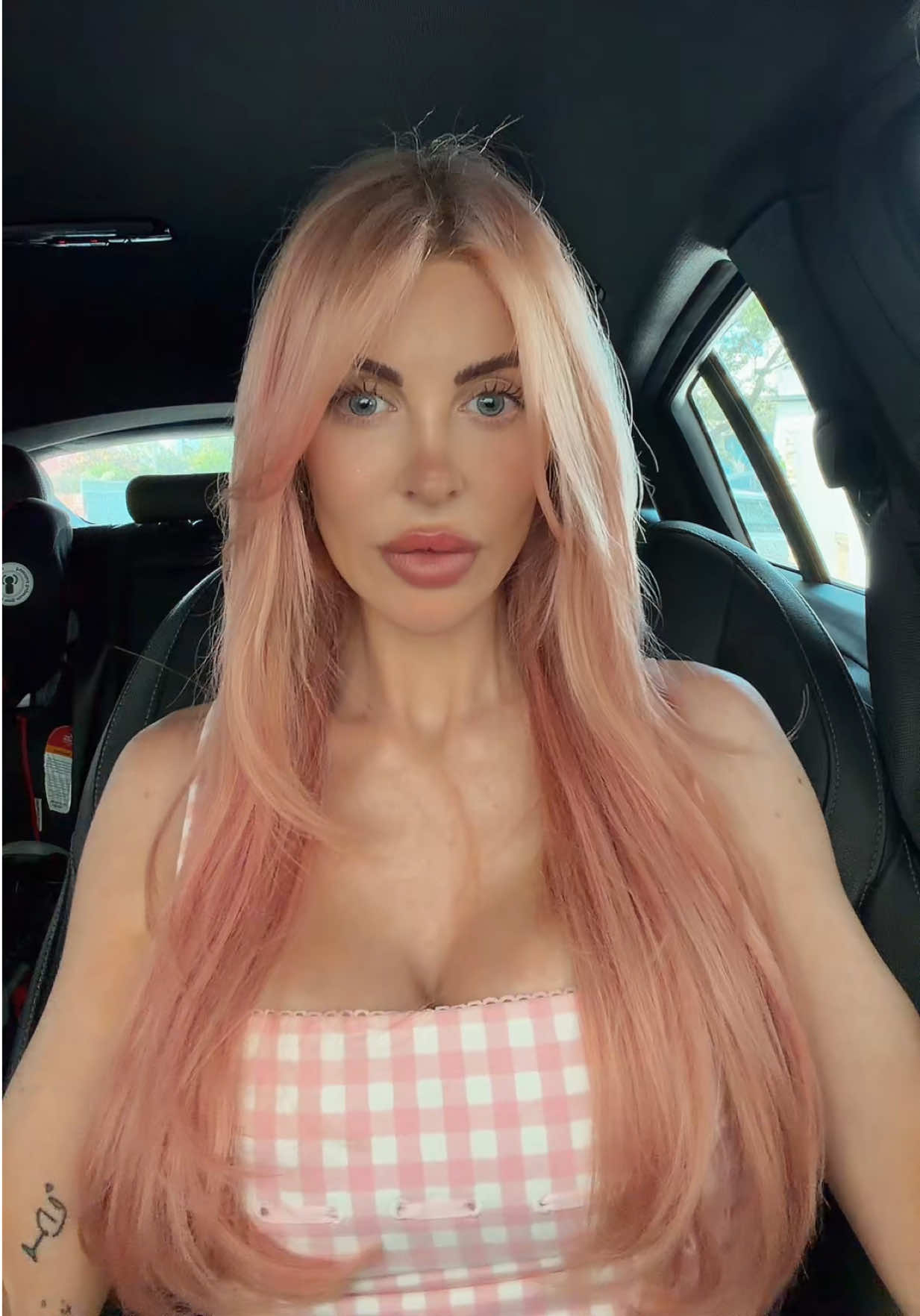 @carlyellen