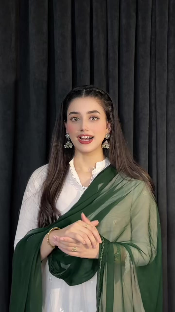 @Alina Amir