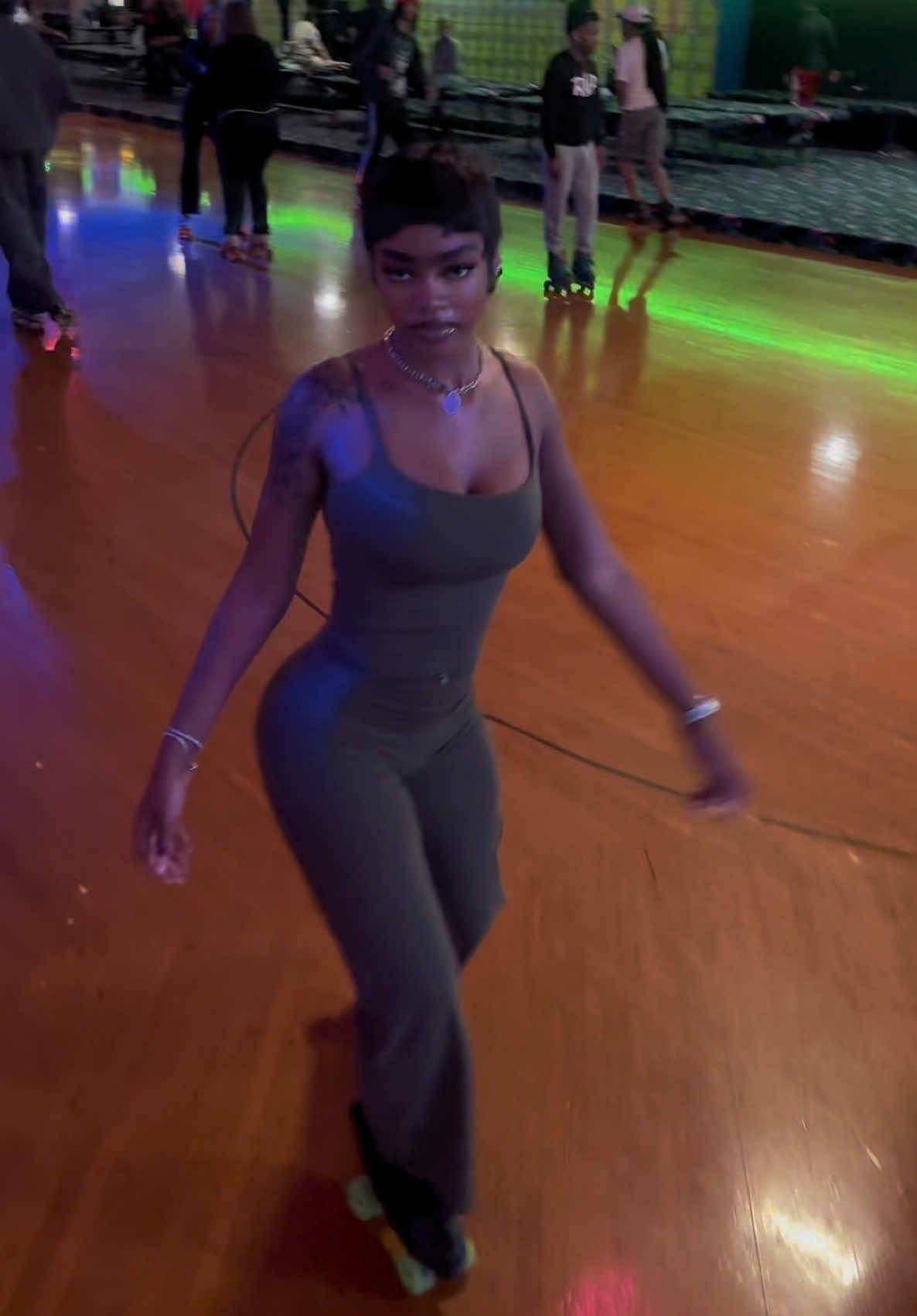 @himynameessence🥥