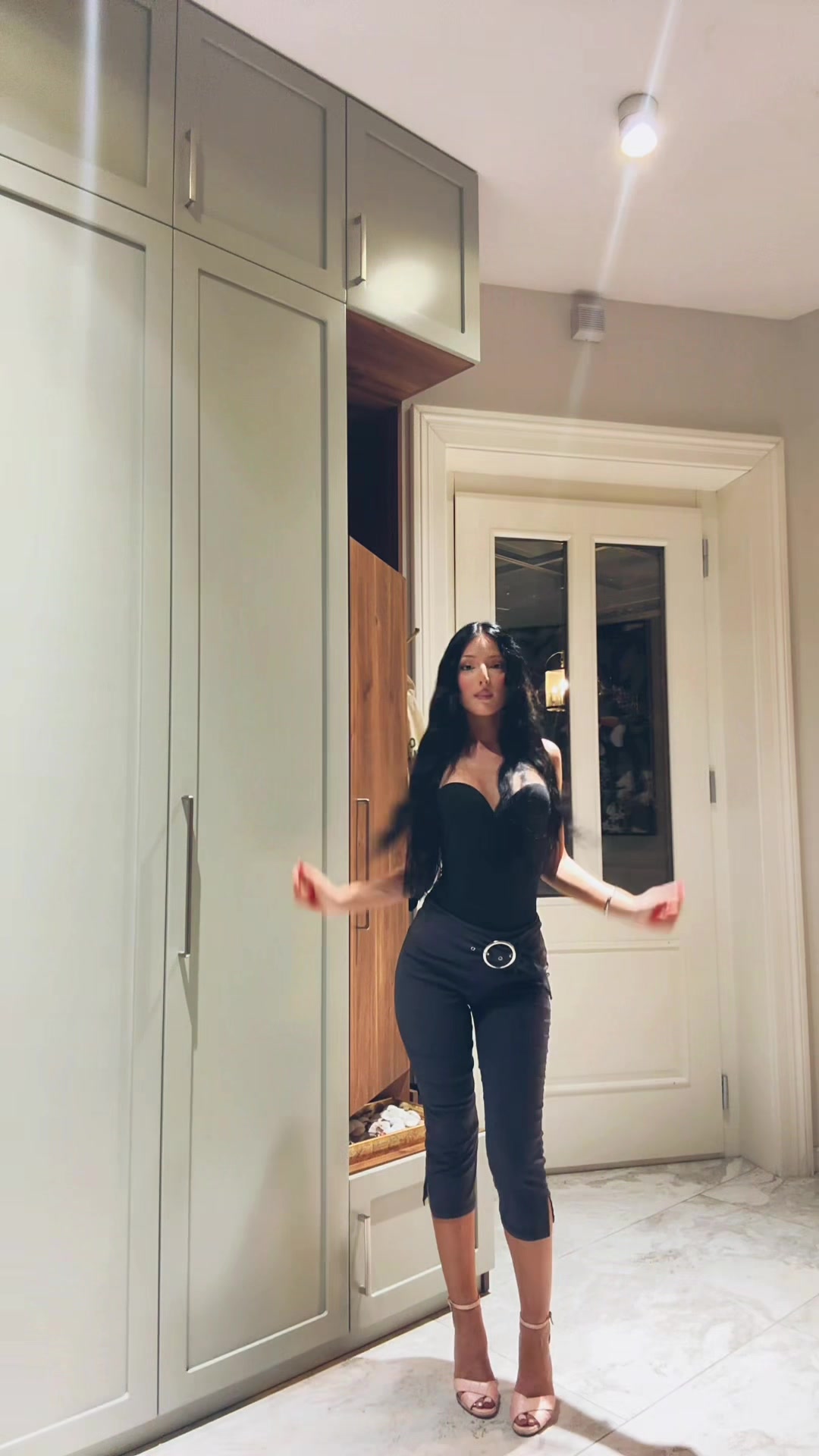 @Mia