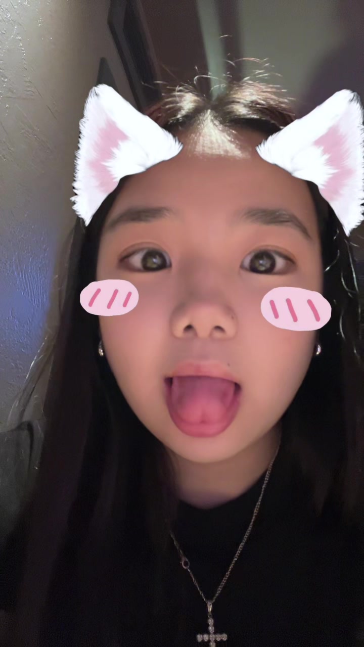 @dihstina