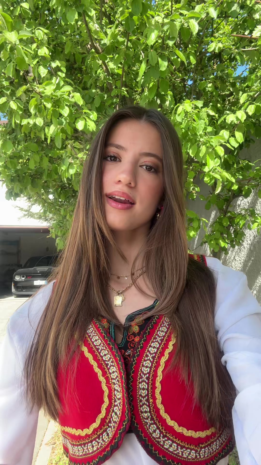 @𝐬𝐚𝐫𝐚