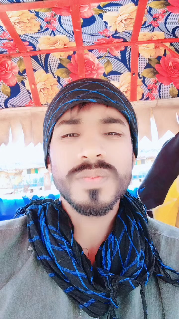 @Naveed janii 😘😎