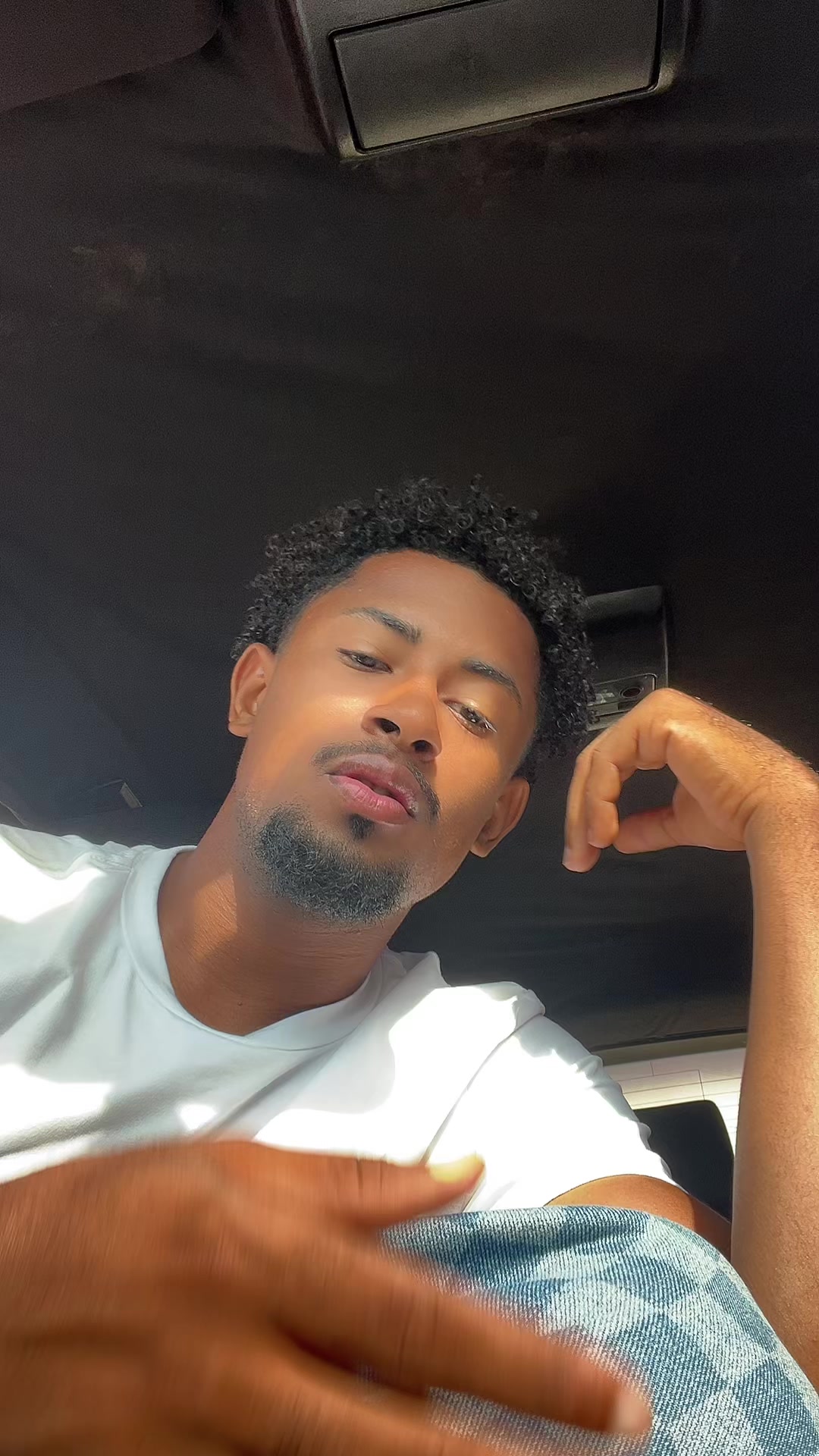 @Billy🇬🇦 😊✌