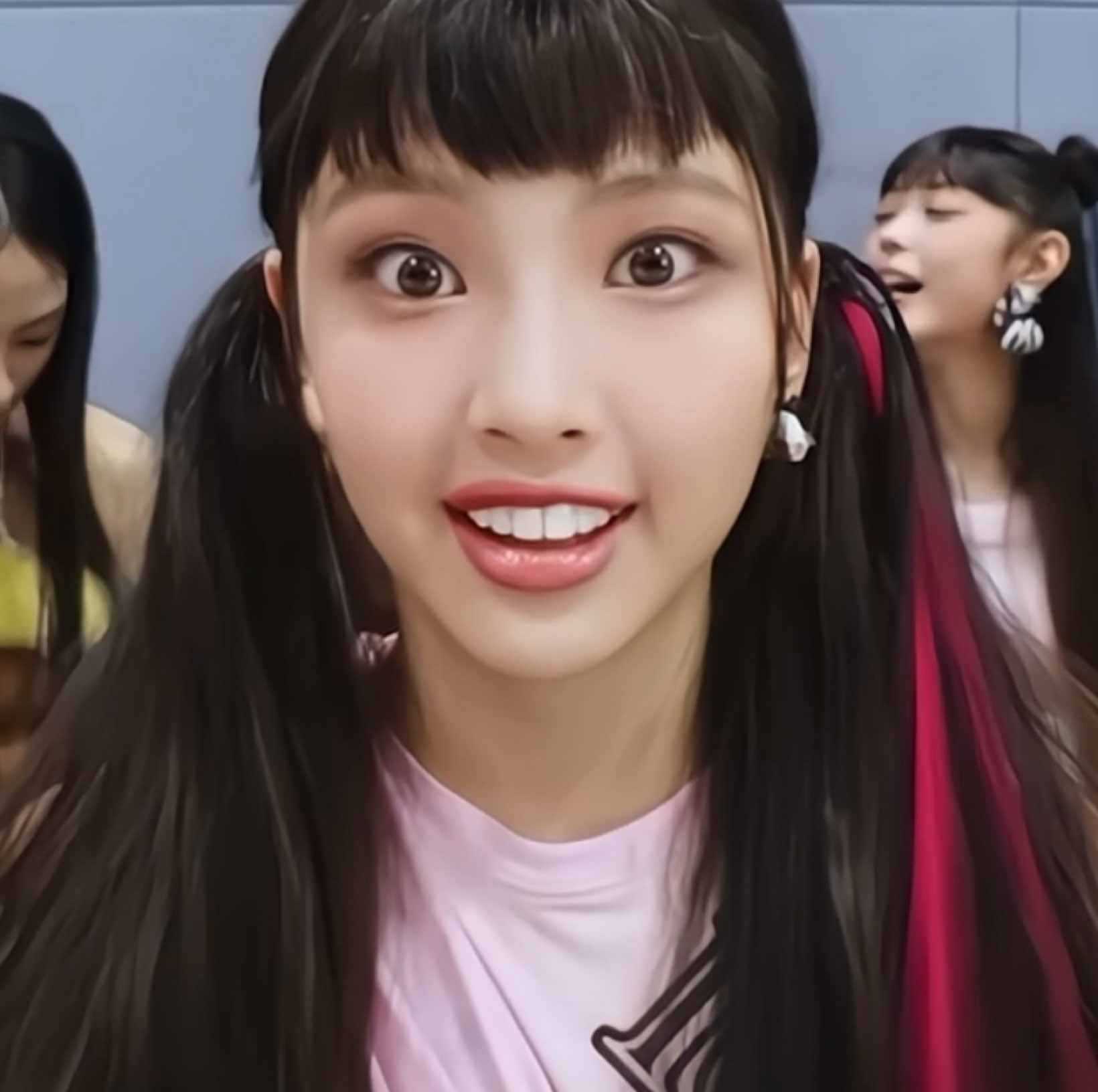 @Dinonies ๐ฆ
