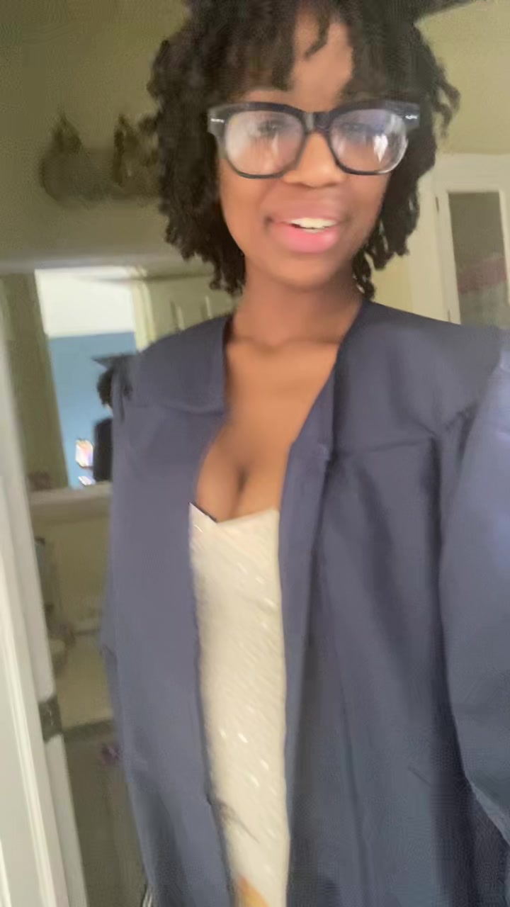 @🧏🏽&zwj;♀️