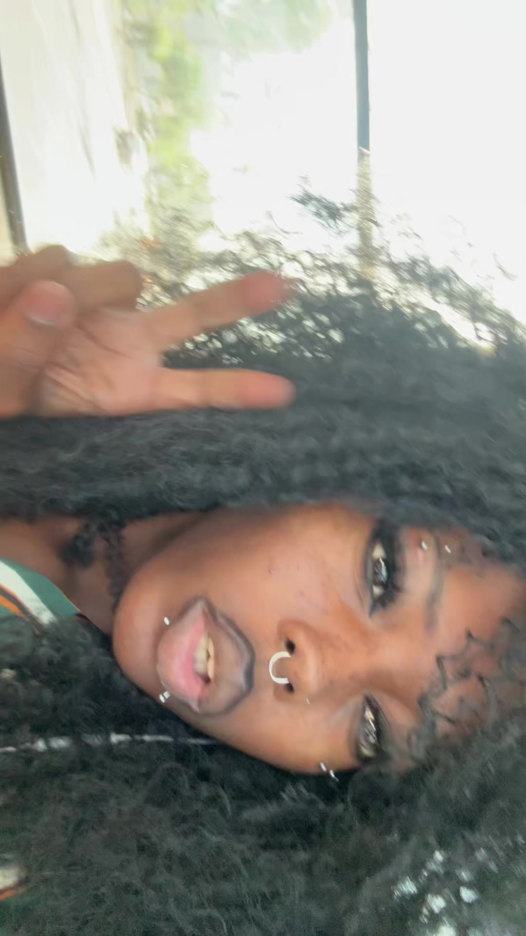 @𝙑𝙞𝙖&ensp;ᥫ᭡