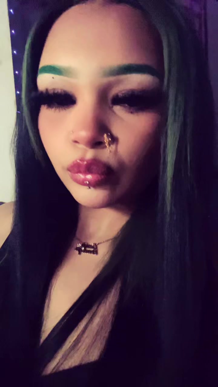 @𖣂