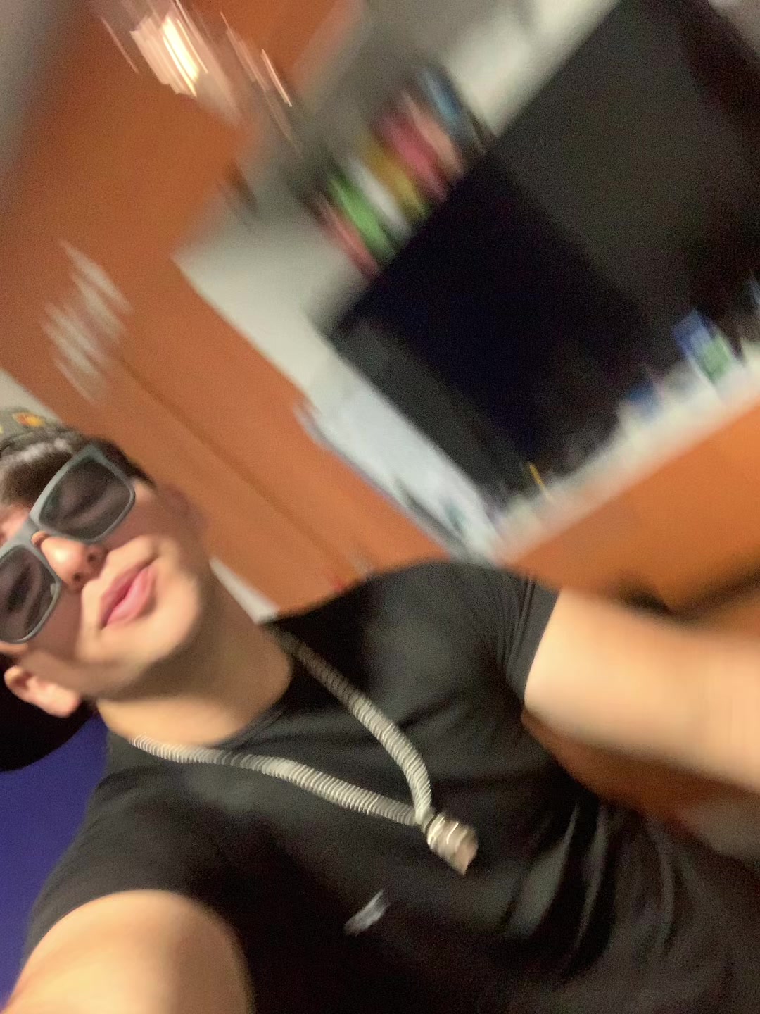 @👹